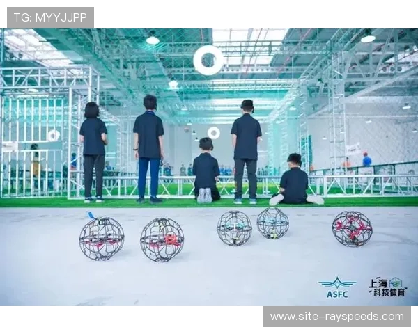 体育旅游新模式探索，“低空+足球”活动亮相